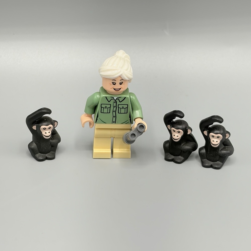 LEGO minifigure of Dr. Jane Goodall W/Chimpanzees promotional set 40530